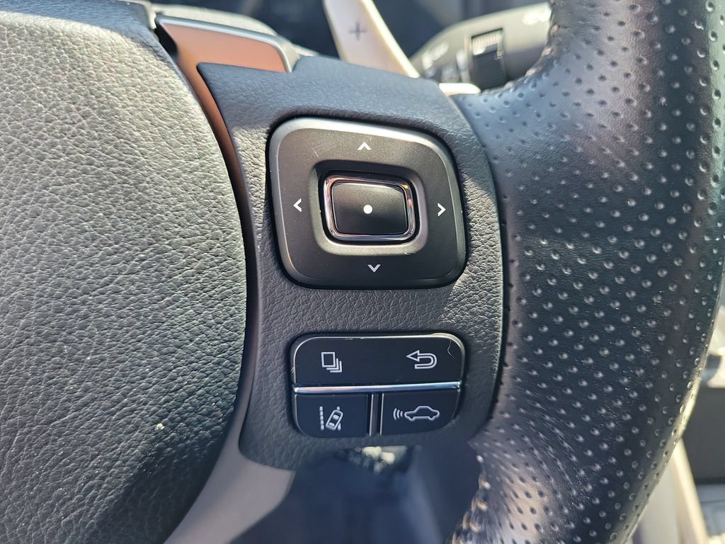 Used 2019 Lexus IS 300 F Sport w/ F Sport Package RWD image 17