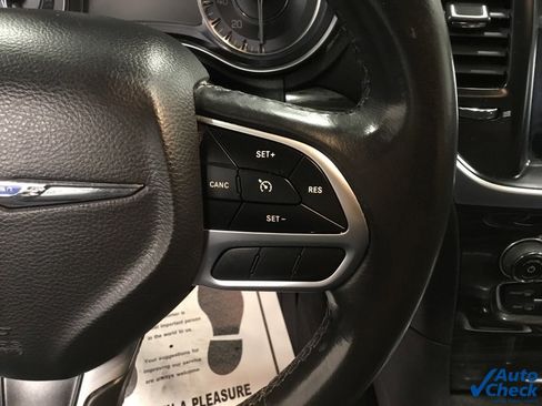 Used 2018 Chrysler 300 Touring w/ Sport Appearance Package image 45