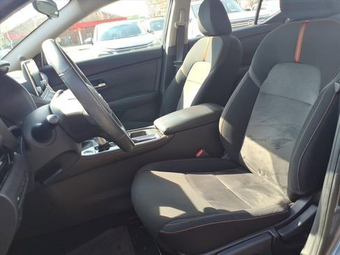 Used 2022 Nissan Sentra SR w/ Midnight Edition image 11