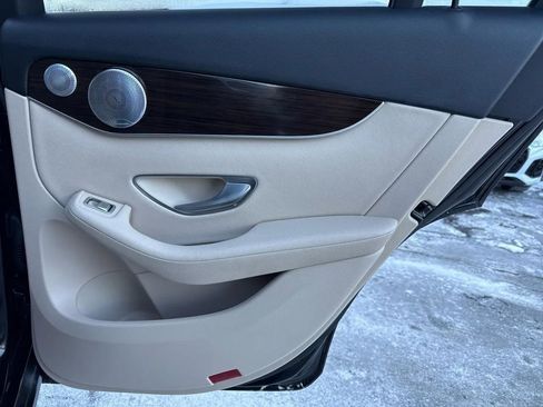 Used 2019 Mercedes-Benz GLC 300 4MATIC image 31