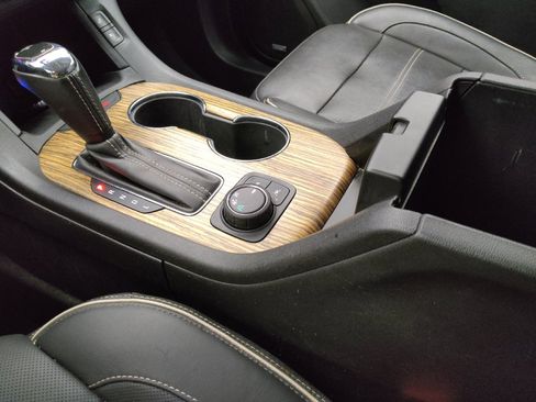 Used 2019 GMC Acadia Denali w/ Technology Package FWD image 26