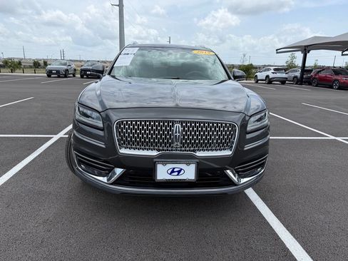 Used 2019 Lincoln Nautilus Reserve FWD image 2