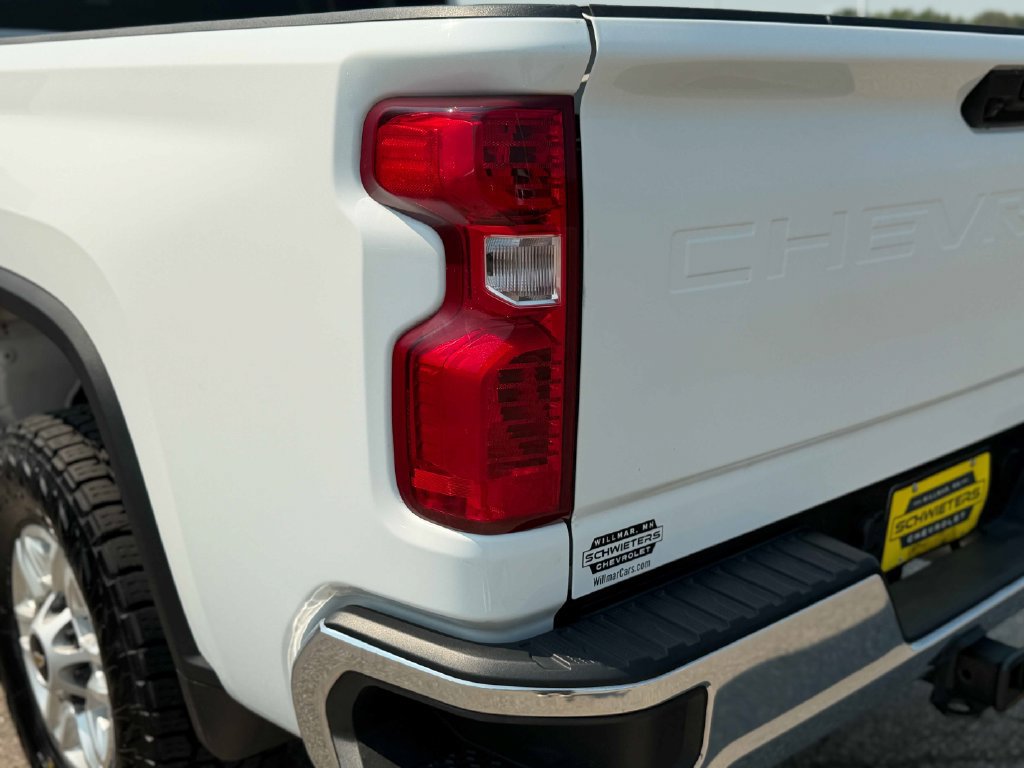 Used 2025 Chevrolet Silverado 2500 LT w/ Convenience Package AWD/4WD image 10