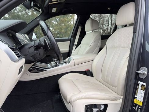 Used 2020 BMW X7 xDrive40i w/ M Sport Package image 24