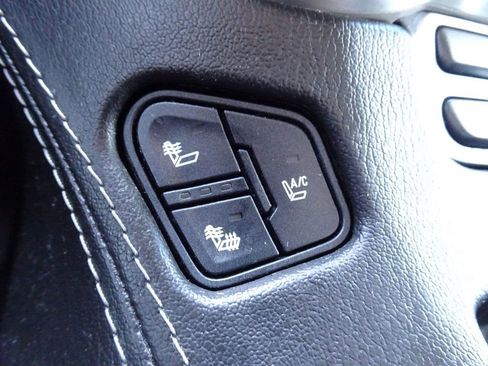 Used 2016 GMC Yukon SLT w/ Open Road Package image 17