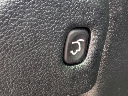 Used 2020 Jeep Grand Cherokee Altitude RWD image 16
