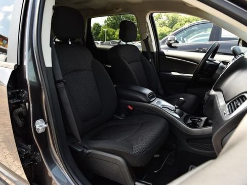 Used 2018 Dodge Journey SE w/ Blacktop Package FWD image 17