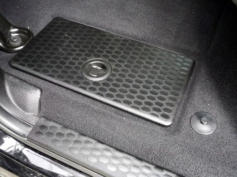 Used 2024 RAM 2500 Big Horn w/ Bed Utility Group image 31