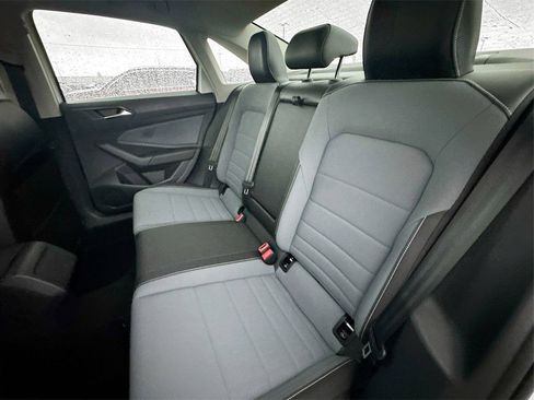 Used 2025 Volkswagen Jetta SE FWD image 26