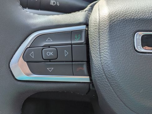 Used 2025 Jeep Compass Limited AWD/4WD image 17