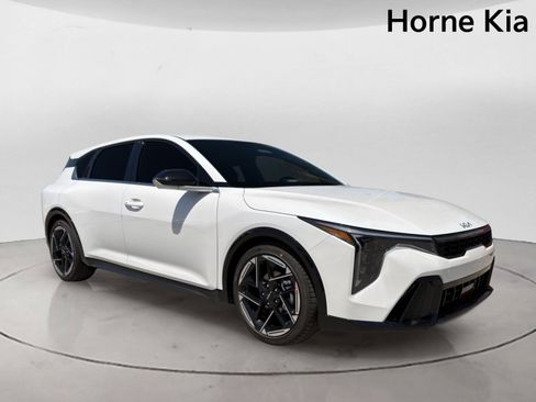 New 2026 Kia K4 GT-Line FWD image 2