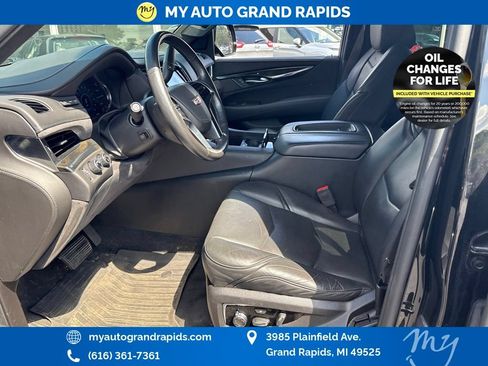 Used 2016 Cadillac Escalade Platinum AWD/4WD image 4