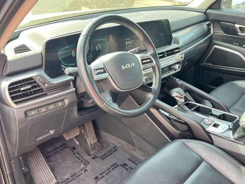 Used 2025 Kia Telluride S FWD image 16