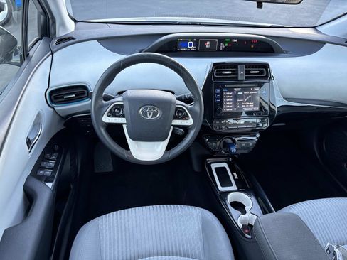 Used 2017 Toyota Prius Three Touring image 8