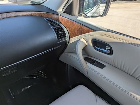 Used 2024 Nissan Armada SL w/ Captain's Chairs Package image 19