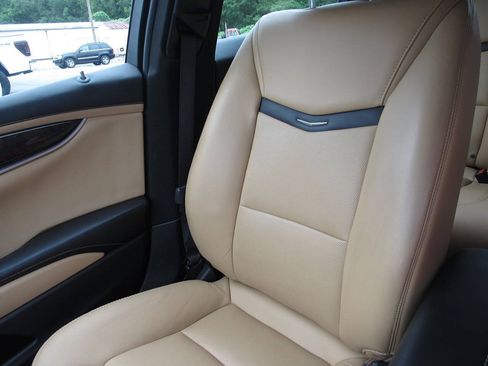 Used 2013 Cadillac XTS Luxury w/ Driver Awareness Package FWD image 33