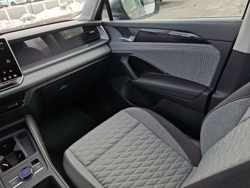 Certified 2025 Volkswagen Tiguan S image 12