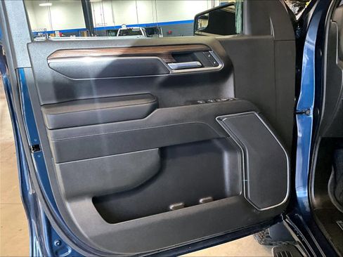 Used 2022 Chevrolet Silverado 1500 LT Trail Boss image 9