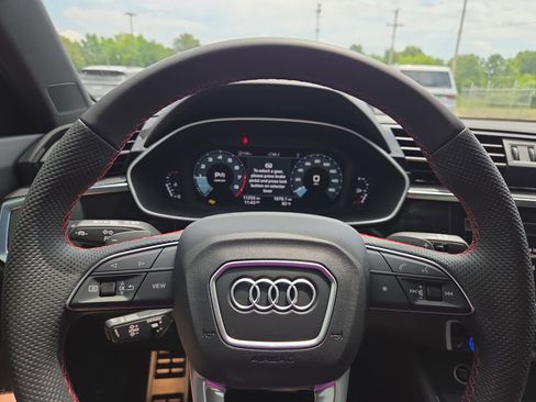 Certified 2025 Audi Q3 2.0T Premium Plus w/ Premium Plus Package AWD/4WD image 10