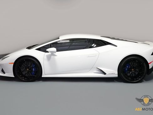 Used 2020 Lamborghini Huracan EVO image 5