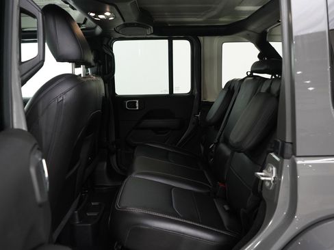 Used 2023 Jeep Wrangler Unlimited Sahara w/ Cold Weather Group image 16