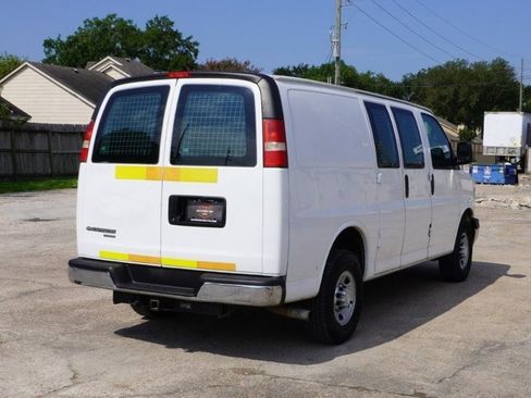 Used 2015 Chevrolet Express 2500 image 5