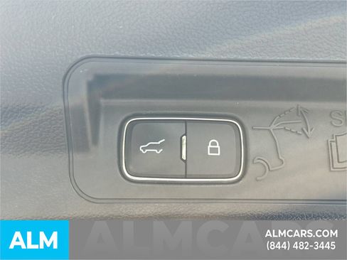Used 2024 Ford Explorer XLT RWD image 24