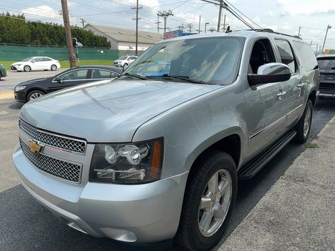 Used 2014 Chevrolet Suburban LTZ AWD/4WD image 5
