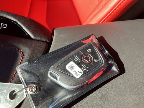 Used 2025 Chevrolet Corvette Stingray Coupe w/ 1LT image 36