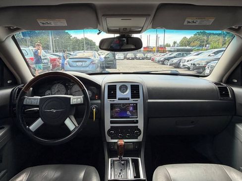 Used 2005 Chrysler 300 C w/ Sound Group II RWD image 16
