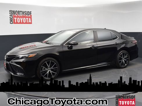 Used 2023 Toyota Camry SE image 1