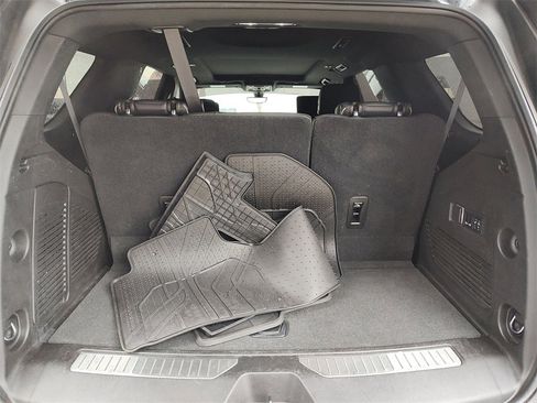 Used 2021 Chevrolet Tahoe Premier w/ Premium Package image 9