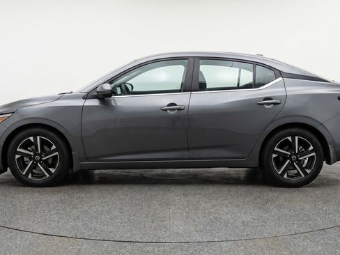 Used 2025 Nissan Sentra SV FWD image 5