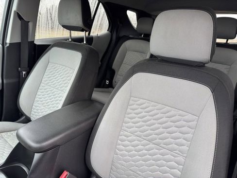 Used 2019 Chevrolet Equinox LS w/ LS Convenience Package image 10