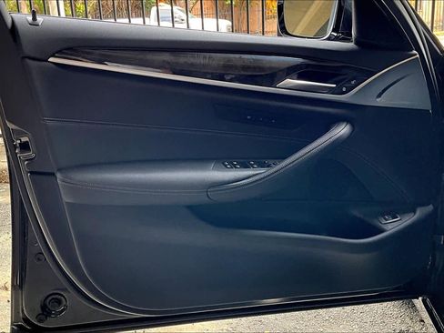 Used 2021 BMW 540i w/ Convenience Package image 21