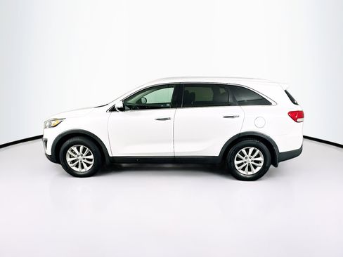 Used 2017 Kia Sorento FWD w/ LX Convenience Package image 4