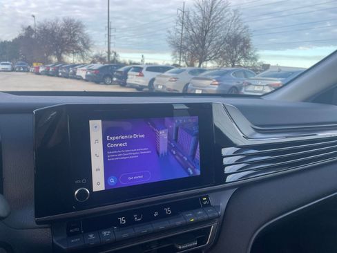 Used 2025 Toyota Camry LE image 21