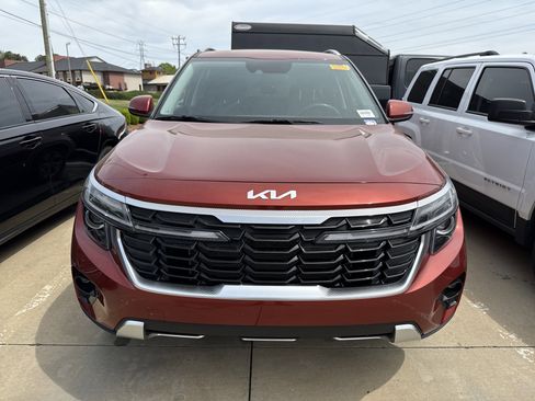 Used 2024 Kia Seltos S image 3