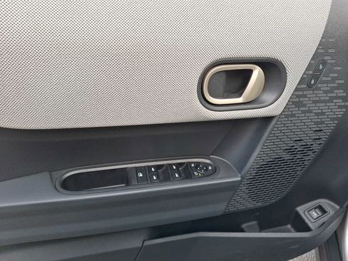 Certified 2025 MINI Cooper S image 10