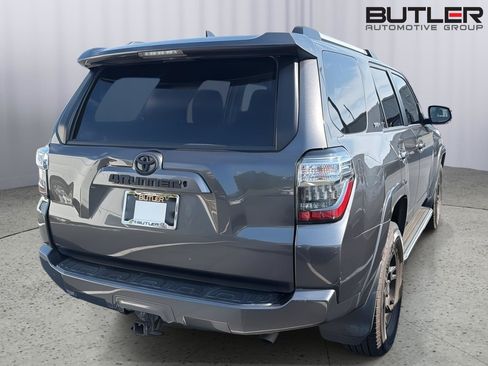 Used 2019 Toyota 4Runner SR5 RWD image 8