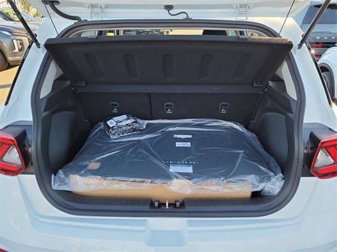 New 2026 Hyundai Venue SE image 20