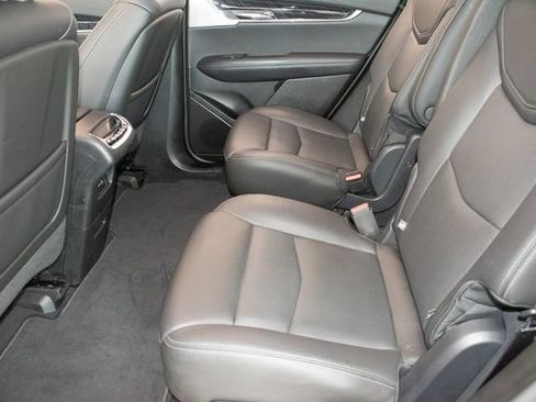 Used 2020 Cadillac XT6 Premium Luxury AWD/4WD image 19