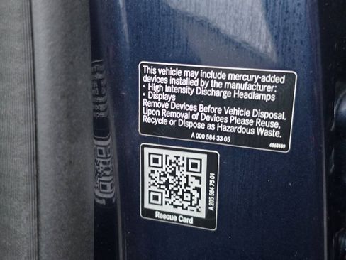 Used 2015 Mercedes-Benz C 300 Sedan image 25