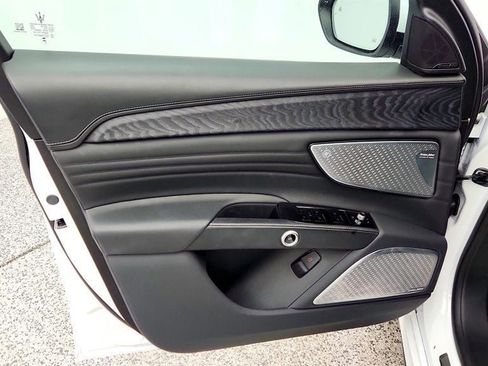 Used 2023 Maserati Grecale Modena image 11