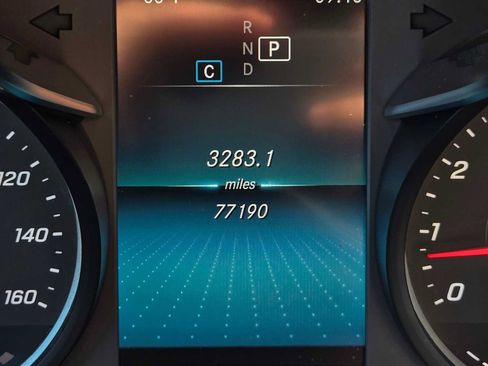 Used 2020 Mercedes-Benz GLC 300 4MATIC image 25