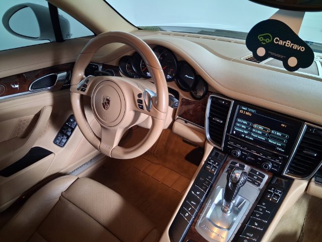 Used 2012 Porsche Panamera 4 image 17