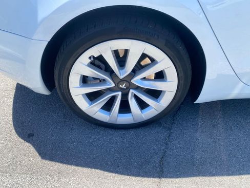 Used 2023 Tesla Model 3 Standard Range RWD image 5
