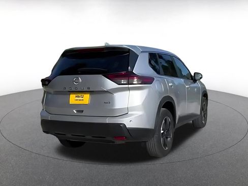 Used 2025 Nissan Rogue SV AWD/4WD image 16