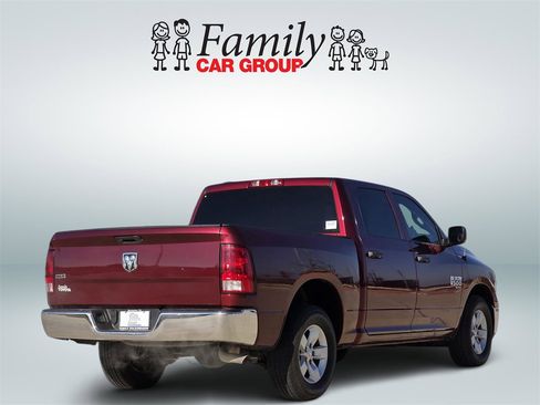 Used 2022 RAM 1500 Classic SLT image 4