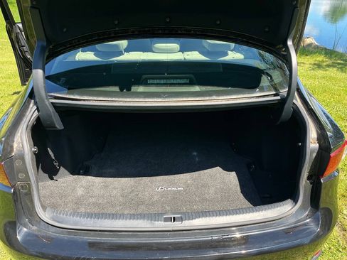 Used 2016 Lexus IS 300 AWD w/ Navigation System Package image 11